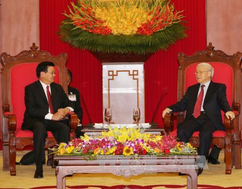 Tổng Bí thư tiếp Thủ tướng Lào Thongloun Sisoulith ảnh 1